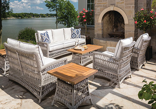 white-wicker-patio-furniture-set White Wicker outdoor Furniture Set